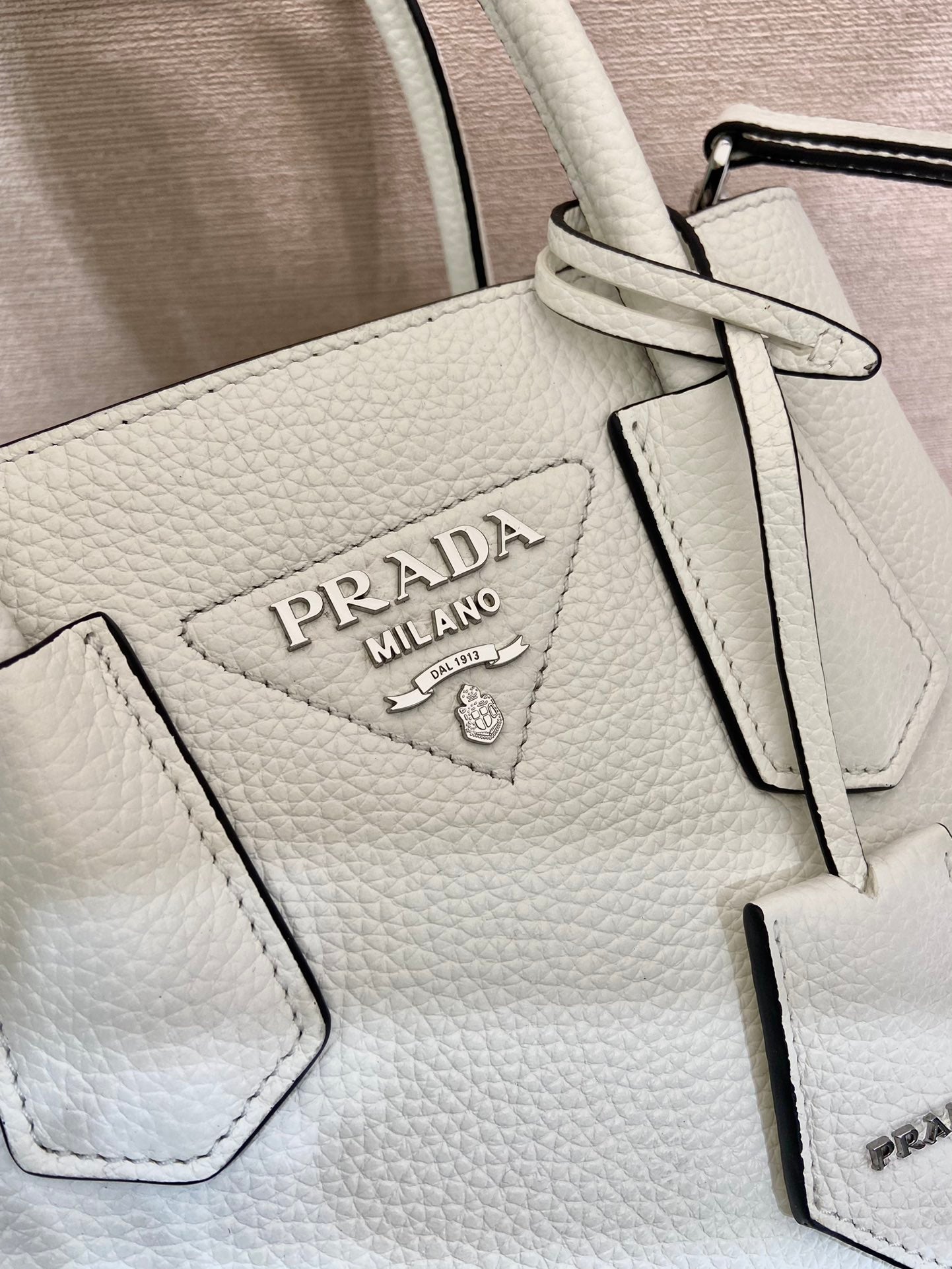ＰＲＤＡ LEATHER TOTE BAG WHITE