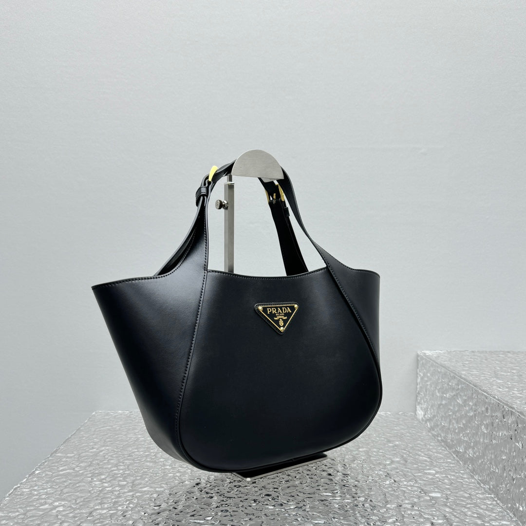 ＰＲＤＡ MEDIUM LEATHER TOTE BAG