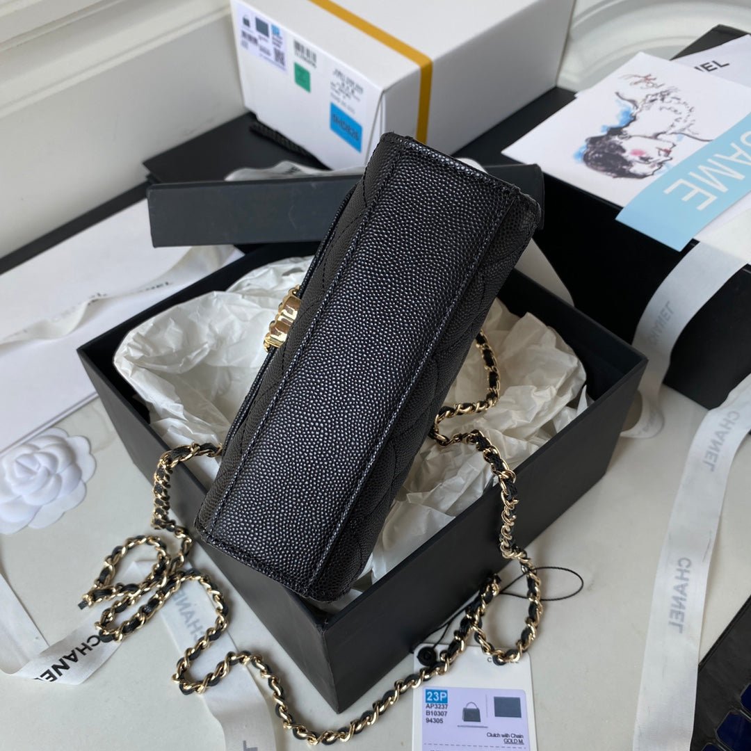 ＣＨＮＥＬCLUTCH WITH CHAIN BLACK