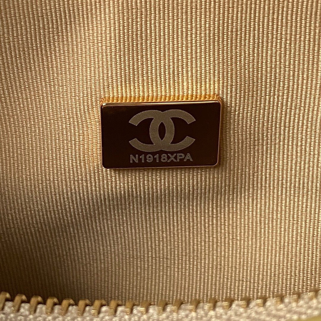 ＣＨＮＥＬHOBO BAG BRONZE