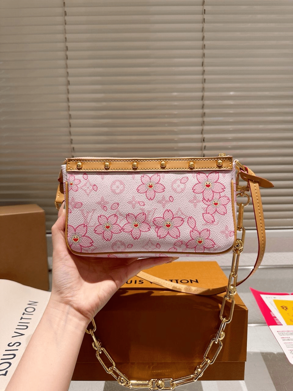 ＬＳ ＶＴＴＯＮ x TM POCHETTE ACCESSOIRES PINK