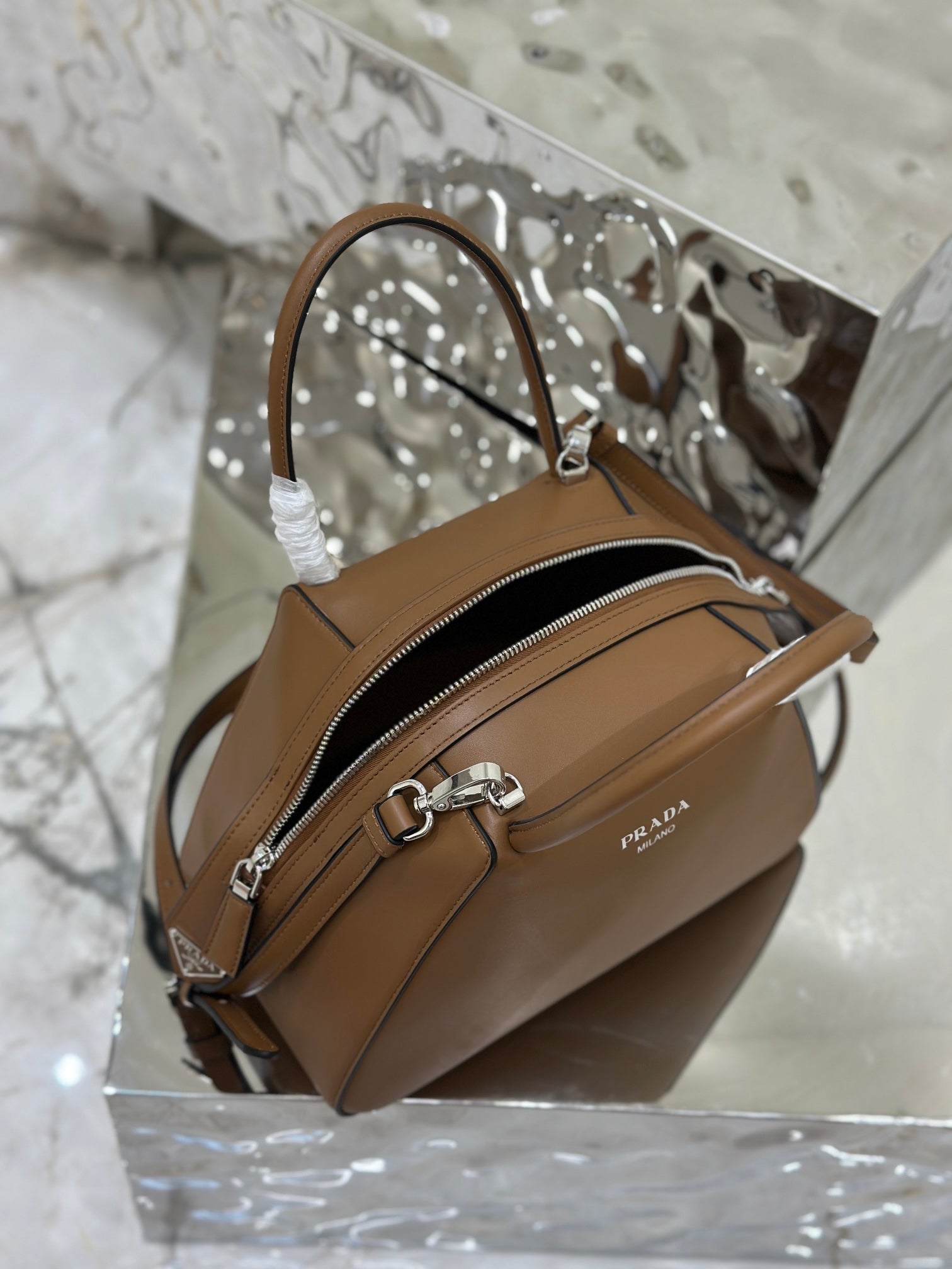 ＰＲＤＡ SUPERNOVA MEDIUM LEATHER TOP HANDLE BAG CARAMEL