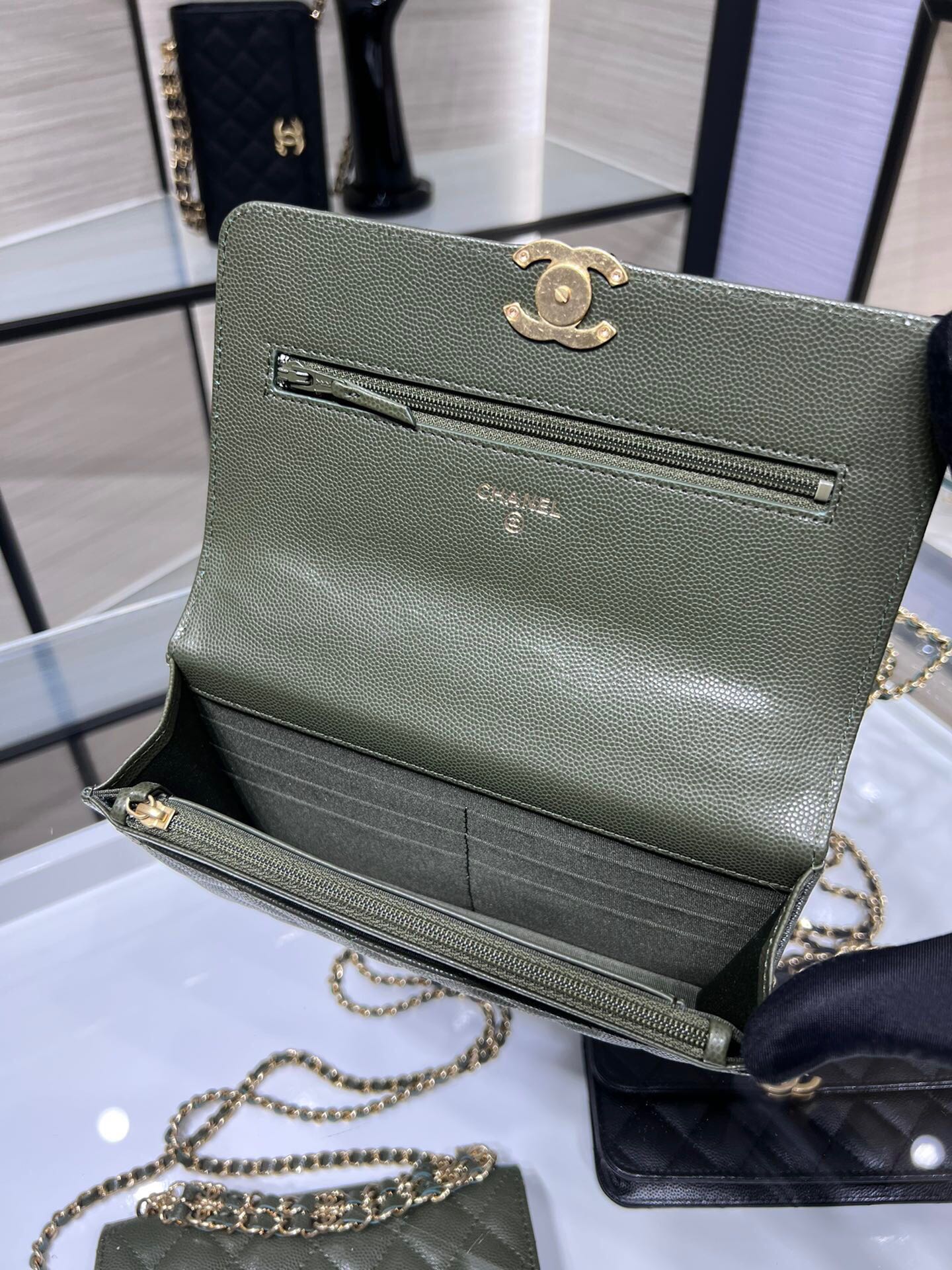 ＣＨＮＥＬ22K DOUBLE CHAIN BAG EBONY