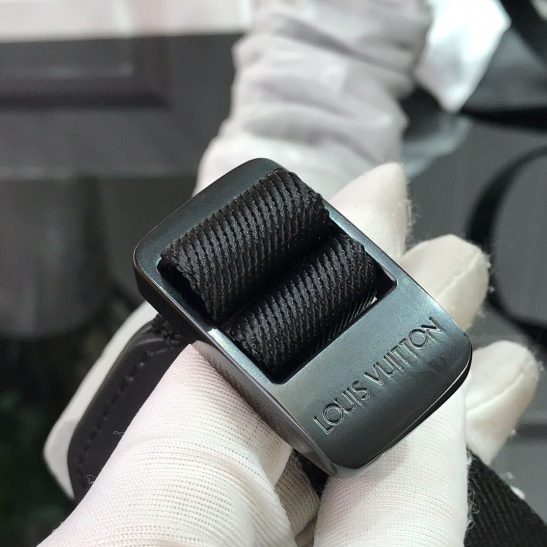 ＬＳ ＶＴＴＯＮ M55699 CHRISTOPHER BACKPACK LEATHER BLACK