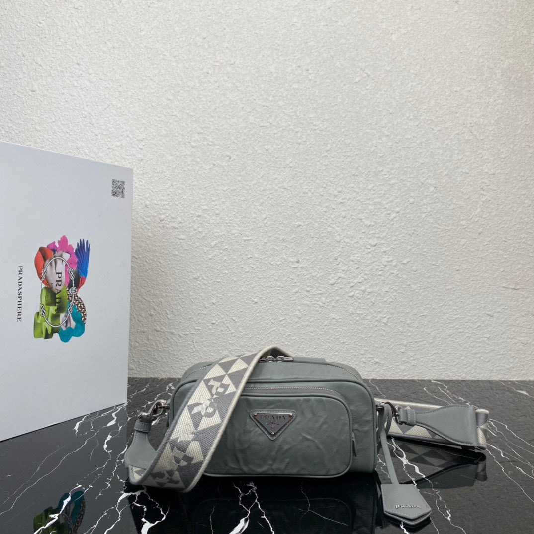 ＰＲＤＡ NAPPA ANTIQUE MULTI-POCKET SHOULDER BAG GREY