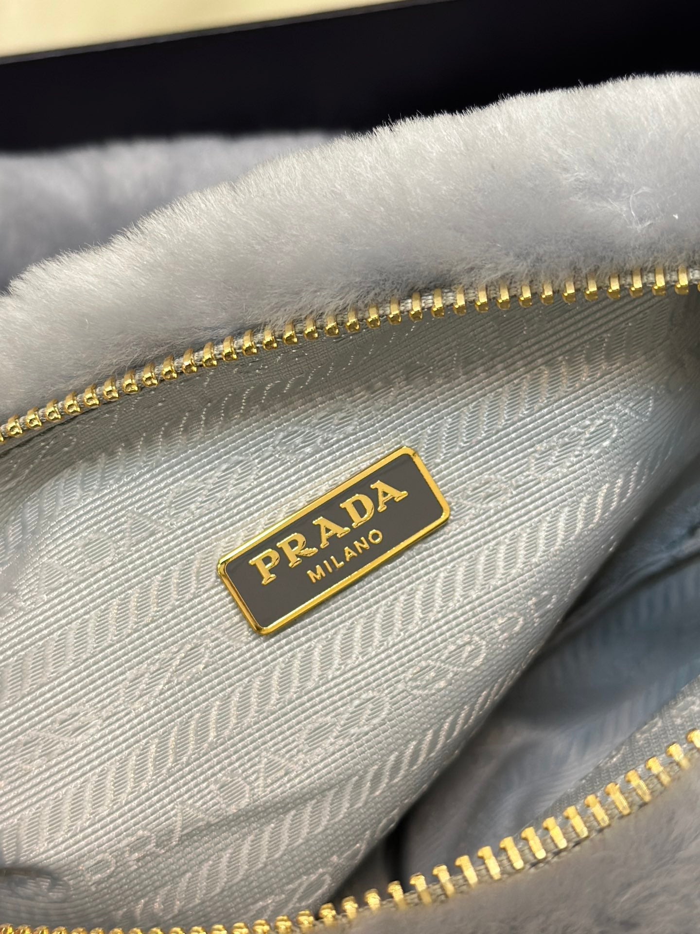 ＰＲＤＡ 2018 MINI SHEARLING TRIANGLE SATCHEL
