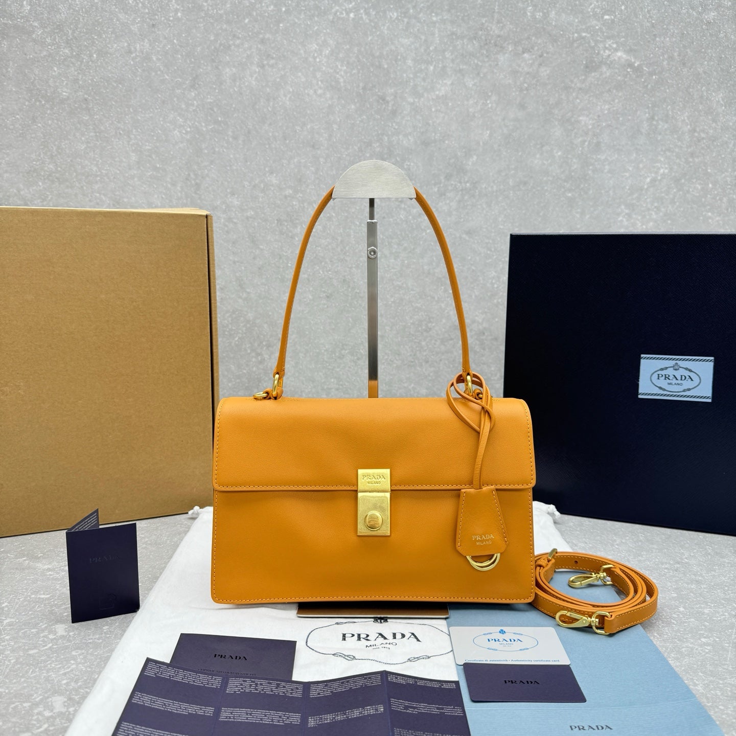 ＰＲＤＡ SOFT SOUND MEDIUM LEATHER SHOULDER BAG AMBER