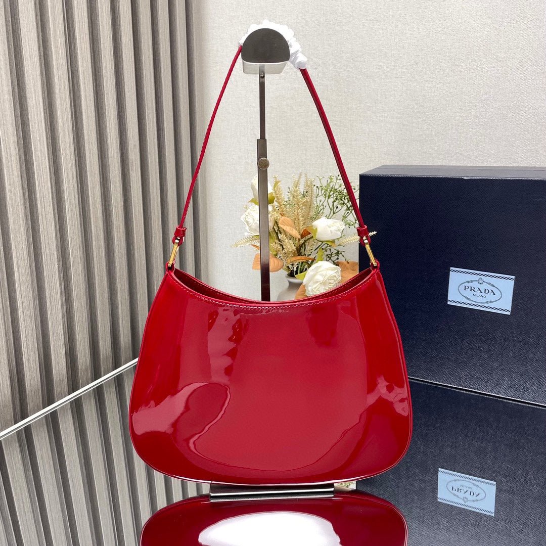 ＰＲＤＡ CLEO PATENT LEATHER BAG RED