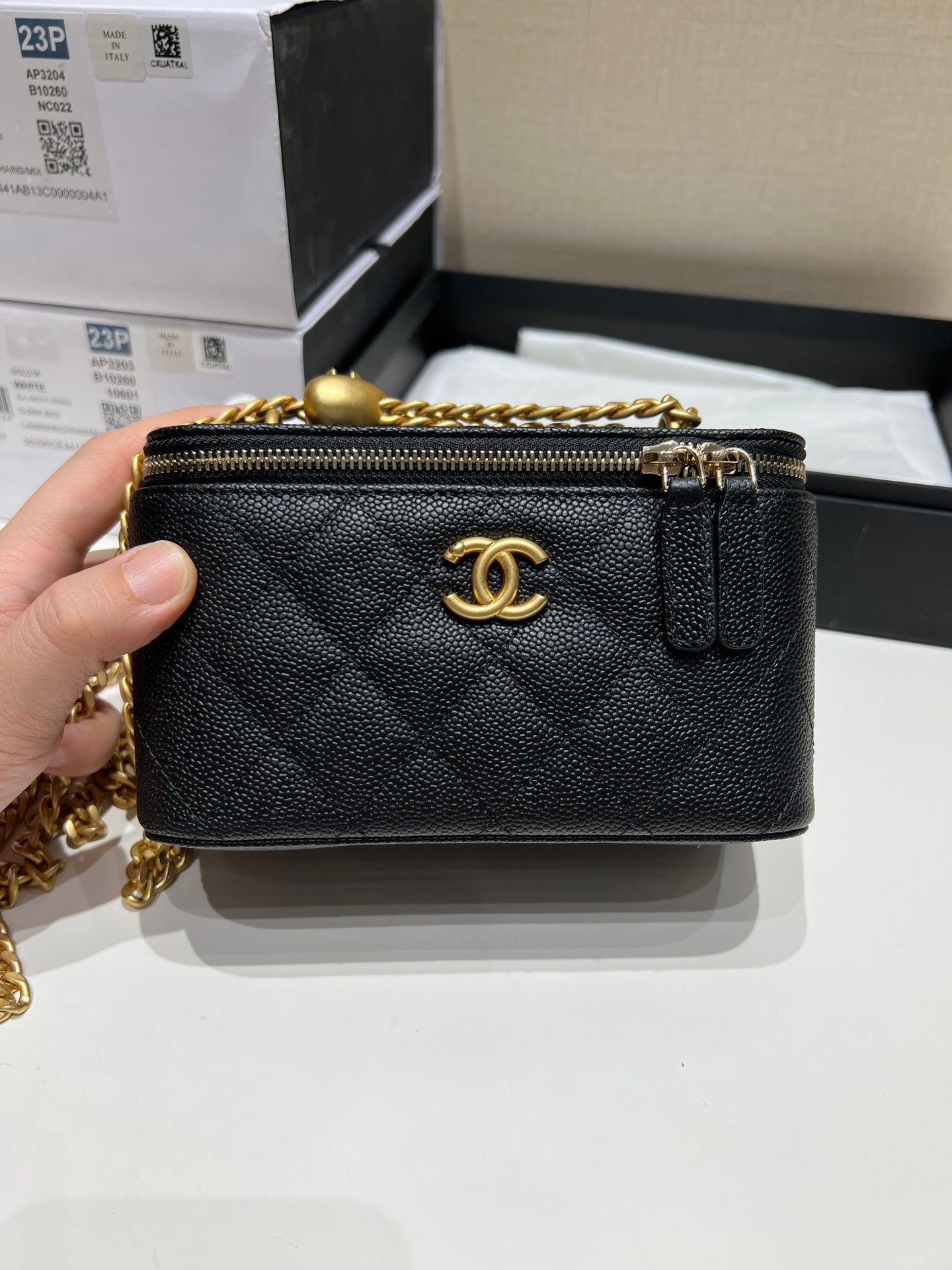 ＣＨＮＥＬHEART BALL BOX BAG BLACK