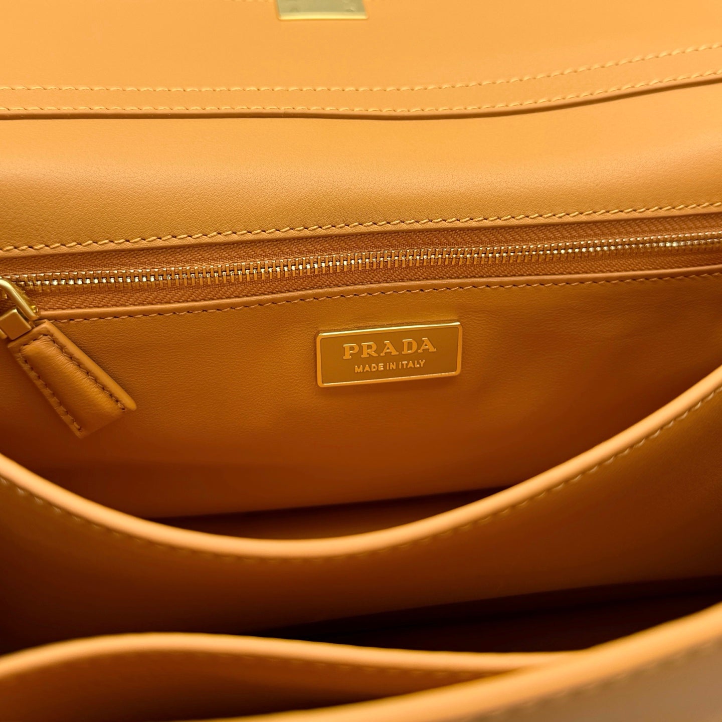 ＰＲＤＡ SOFT SOUND MEDIUM LEATHER SHOULDER BAG AMBER