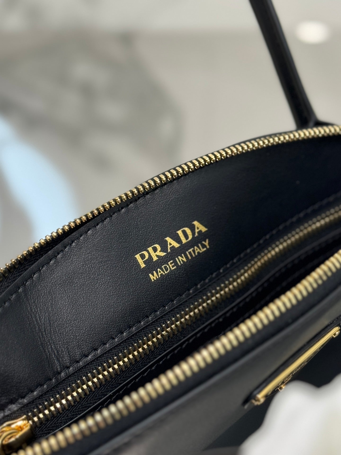 ＰＲＤＡ SMALL LEATHER HANDBAG BLACK