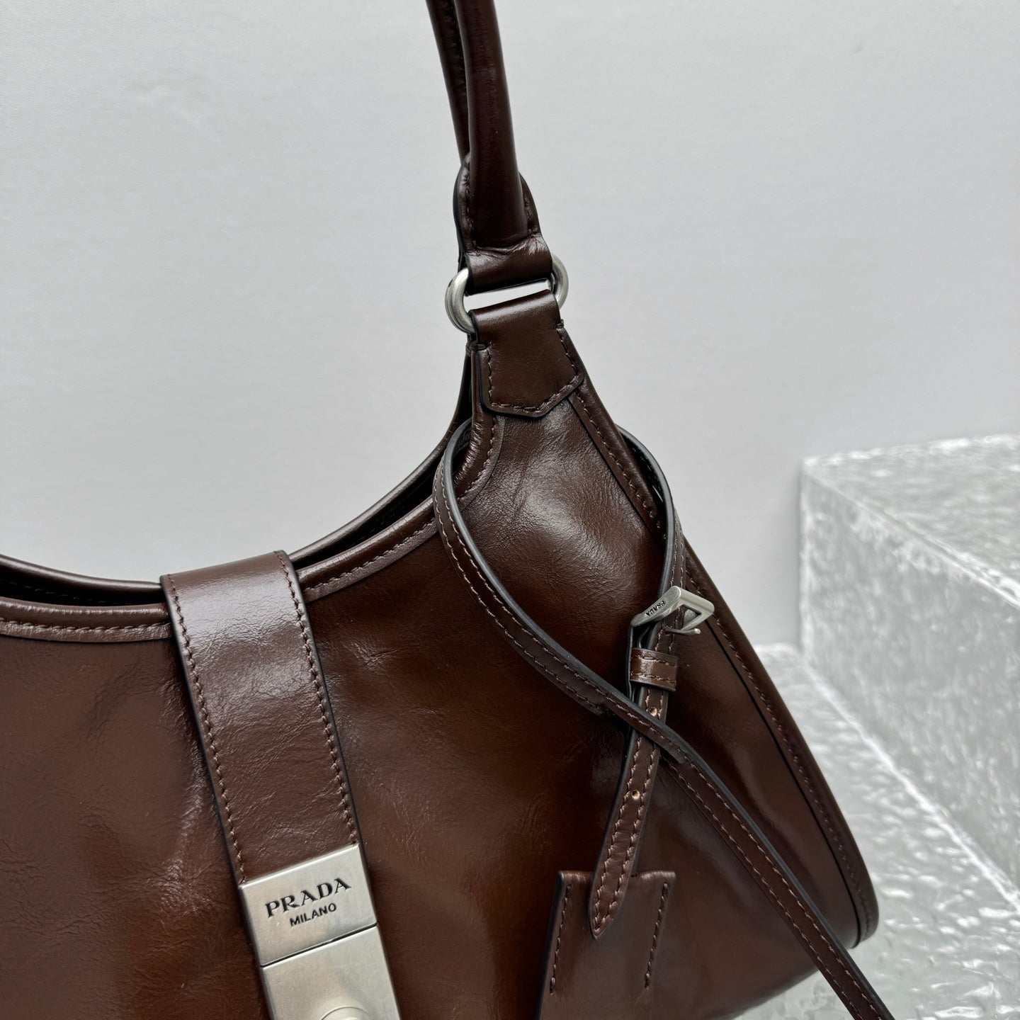 ＰＲＤＡ MEDIUM LEATHER TOTE BAG DARK BROWN