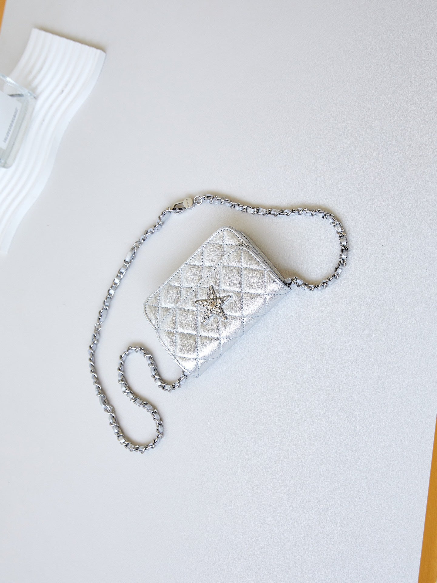 ＣＨＮＥＬSTAR CRYSTAL FLAP BAG SILVER