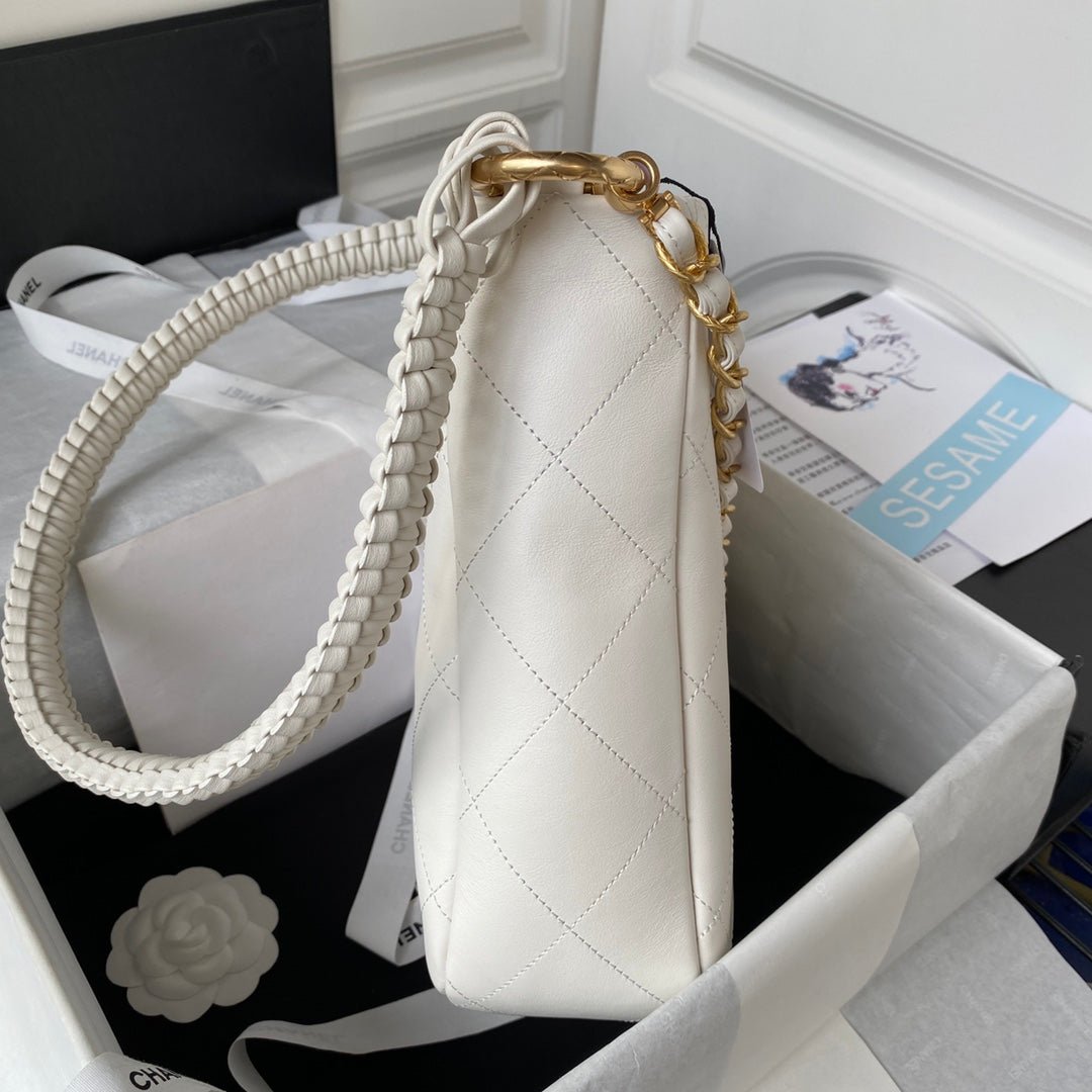 ＣＨＮＥＬCLASSIC CLUTCH WITH CHAIN WHITE