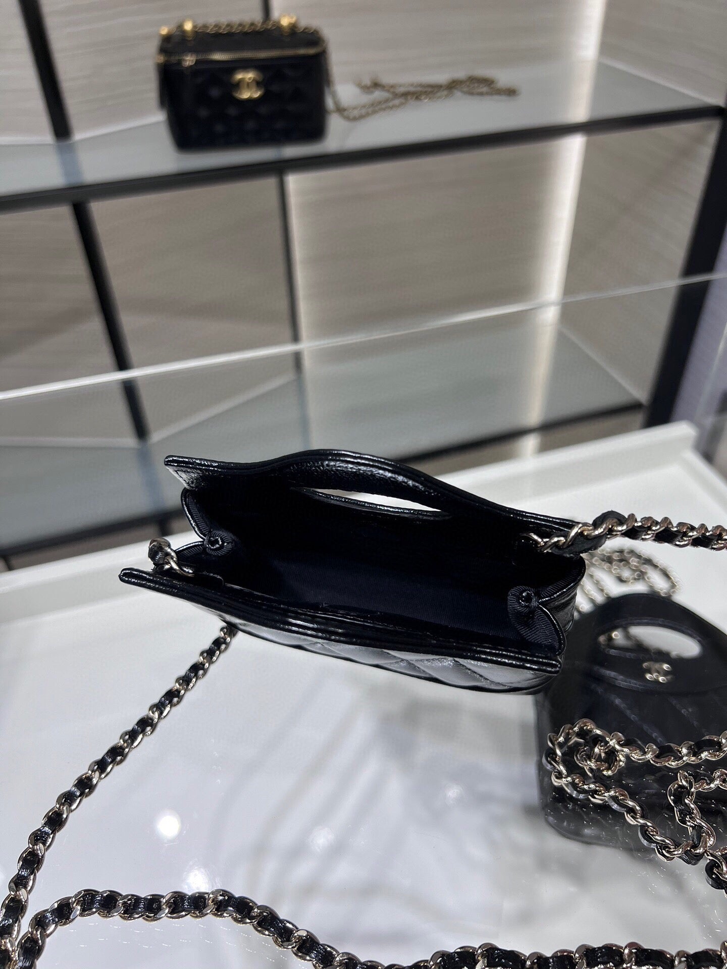 ＣＨＮＥＬCLUTCH WITH CHAIN