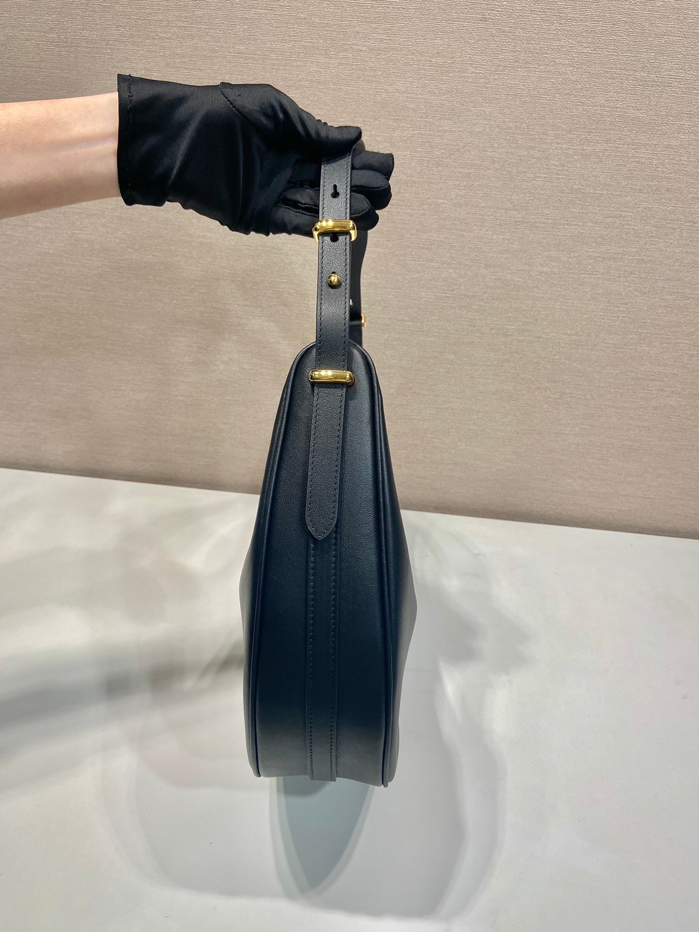 ＰＲＤＡ ARQUÉ LARGE LEATHER SHOULDER BAG