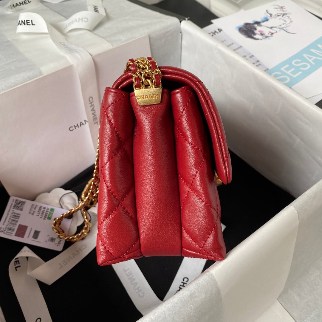 ＣＨＮＥＬSMALL FLAP BAG RED