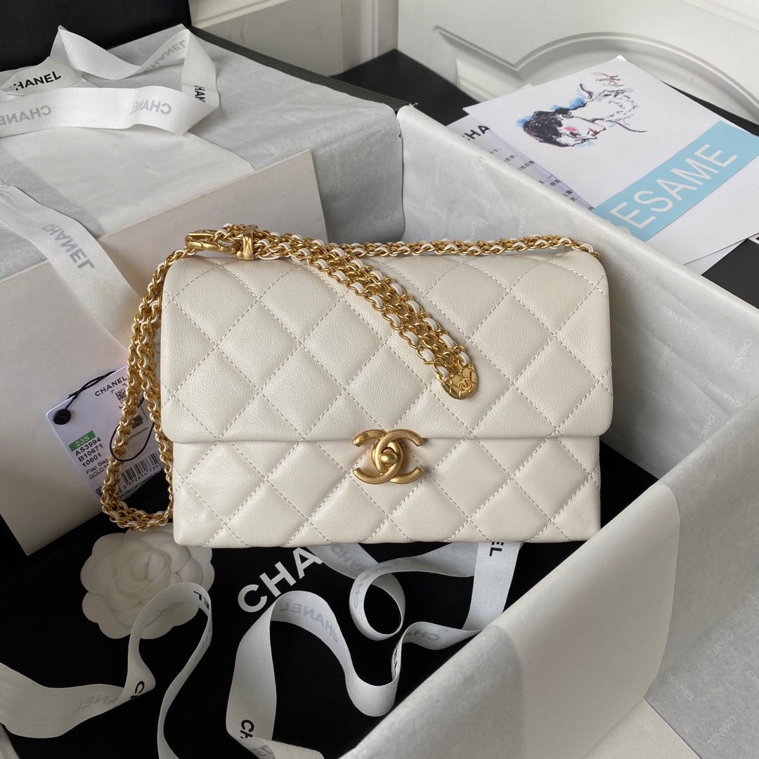 ＣＨＮＥＬSMALL FLAP BAG WHITE