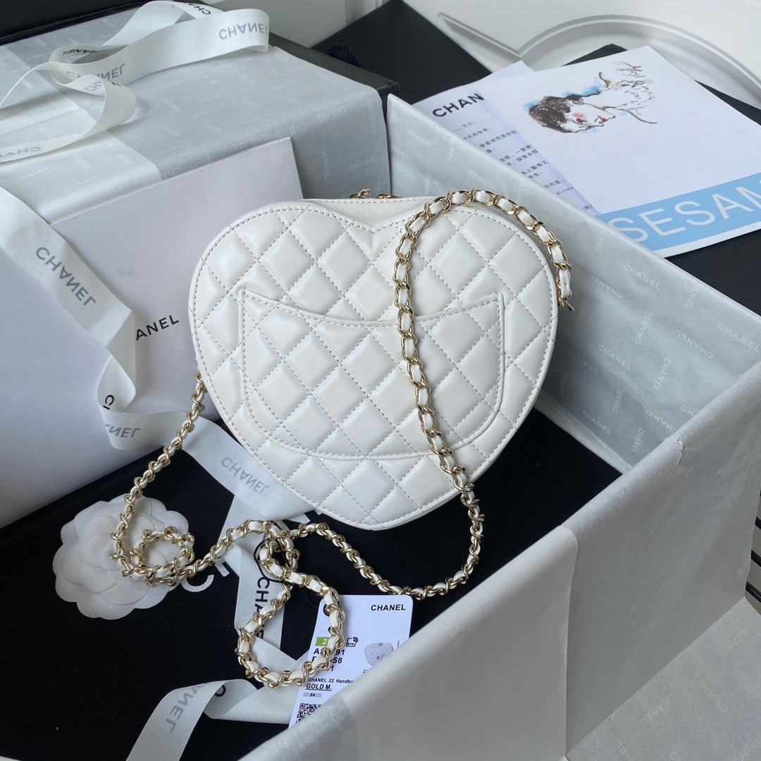 ＣＨＮＥＬHEART BAG WHITE