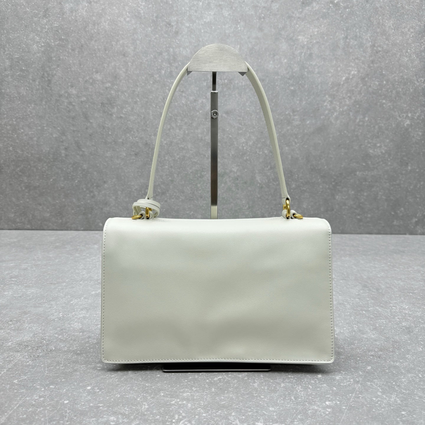 ＰＲＤＡ SOFT SOUND MEDIUM LEATHER SHOULDER BAG WHITE