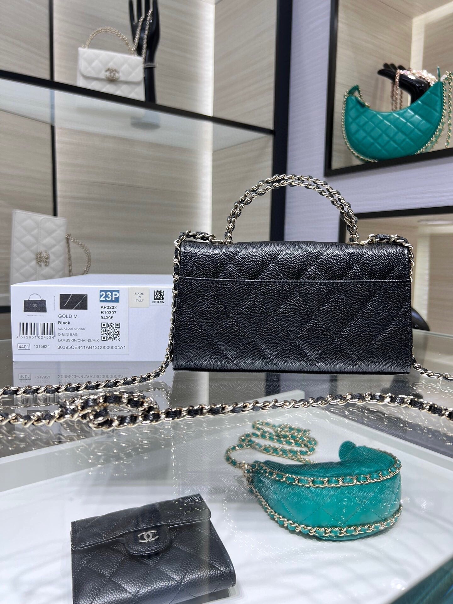 ＣＨＮＥＬPHONE HOLDER WITH CHAIN BLACK