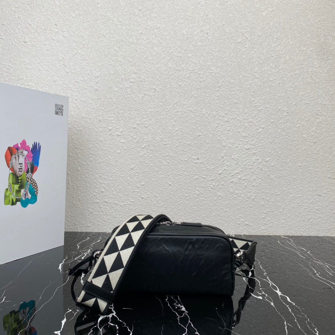 ＰＲＤＡ NAPPA ANTIQUE MULTI-POCKET SHOULDER BAG BLACK