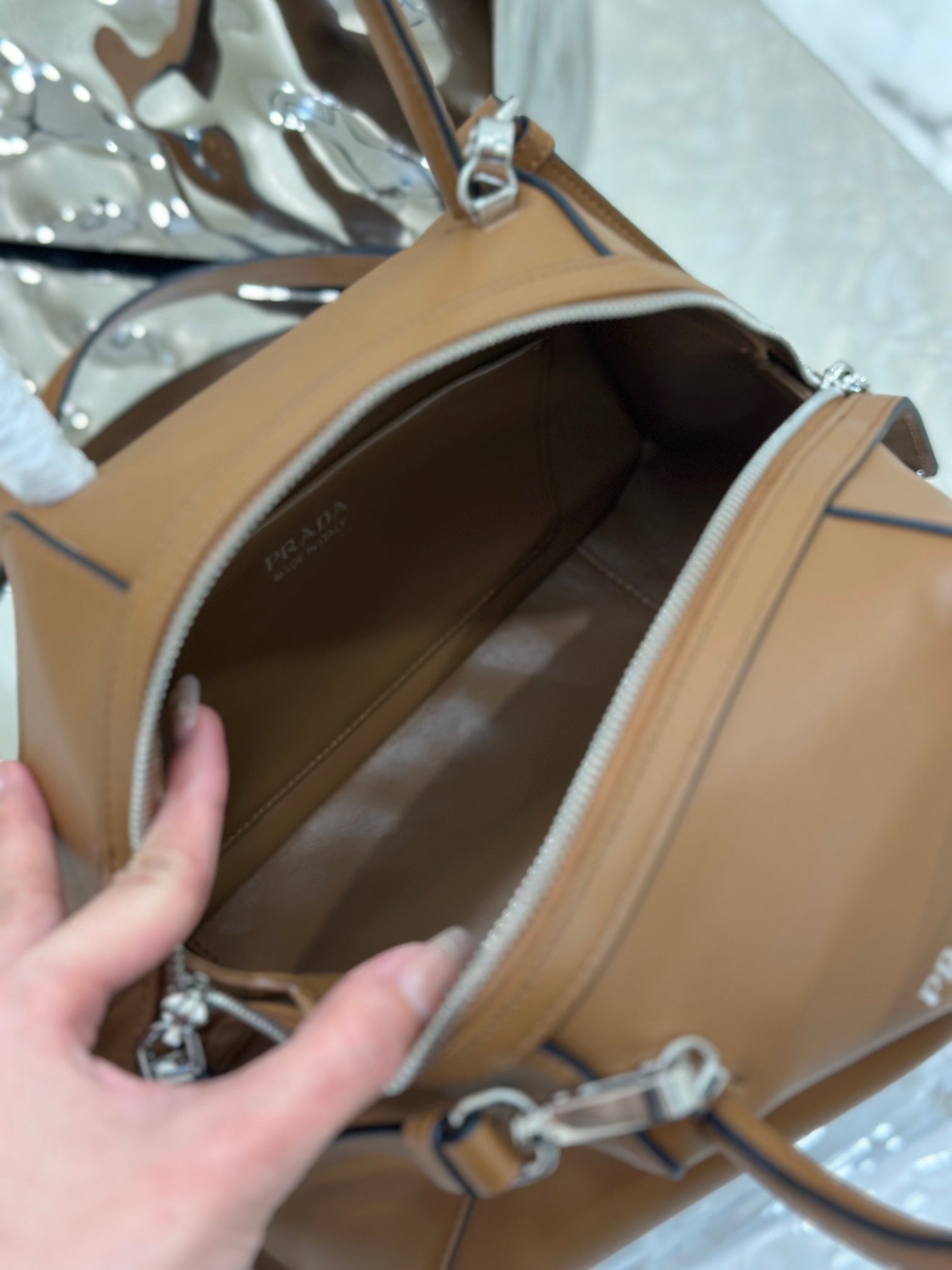 ＰＲＤＡ SUPERNOVA MEDIUM LEATHER TOP HANDLE BAG CARAMEL