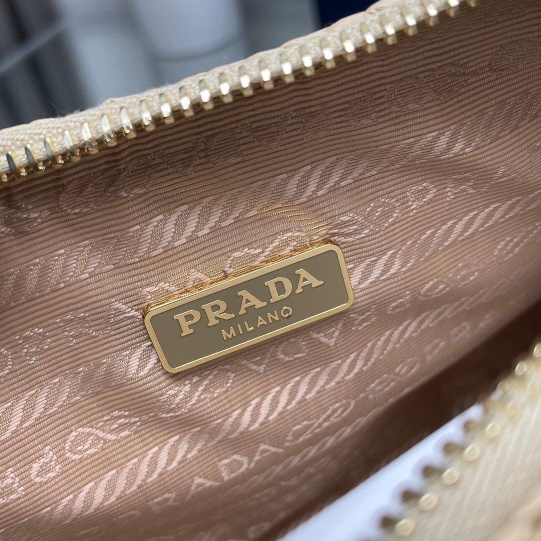 ＰＲＤＡ RE-EDITION CROCHET MINI-BAG