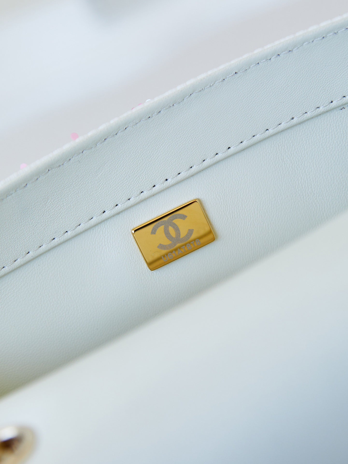 ＣＨＮＥＬSMALL FLAP BAG WITH THE WORDS