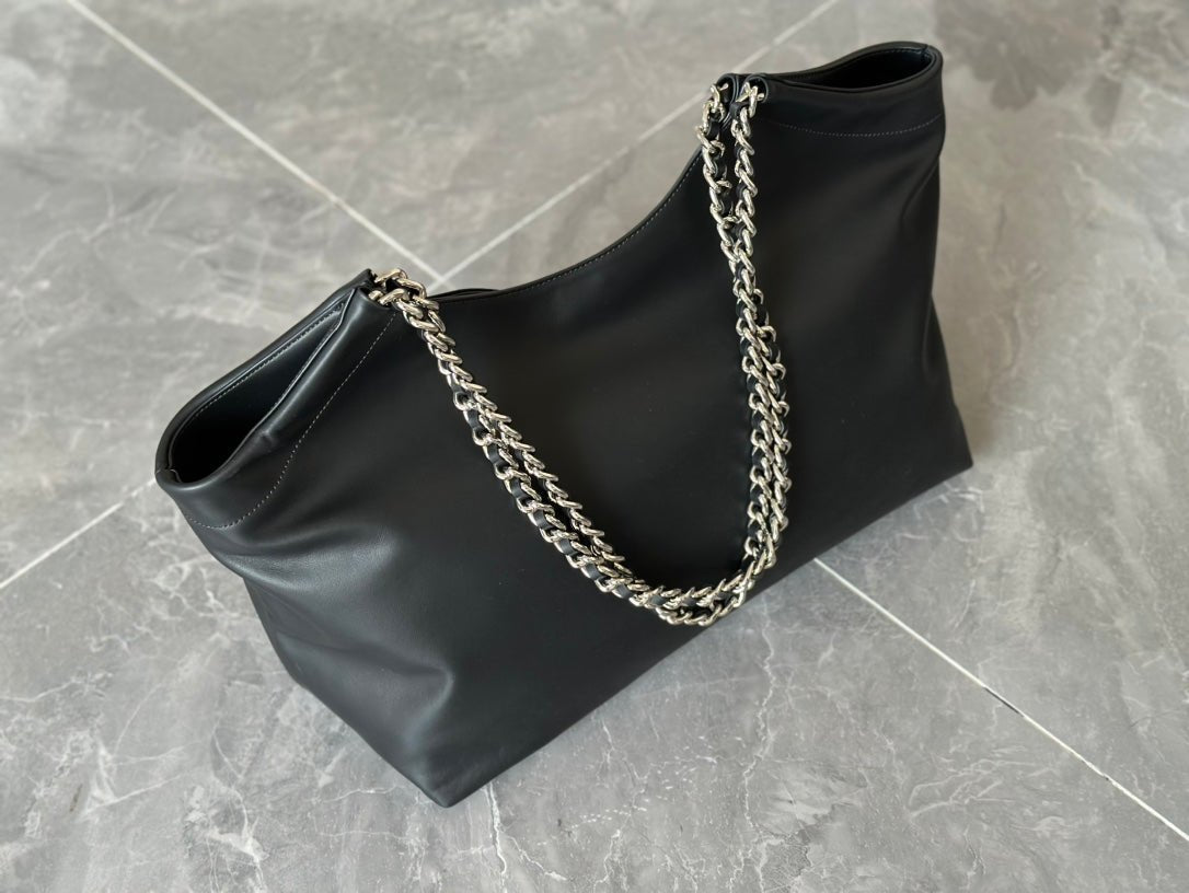ＰＲＤＡ SOFT CALFSKIN BLACK LEATHER CHAIN TOTE BAG