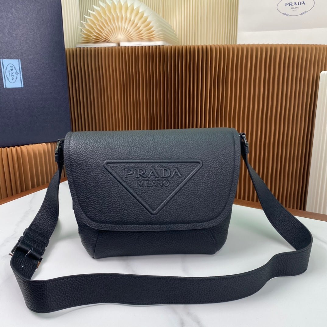 ＰＲＤＡ LEATHER FLAP BAG WITH SHOULDER STRAP BLACK