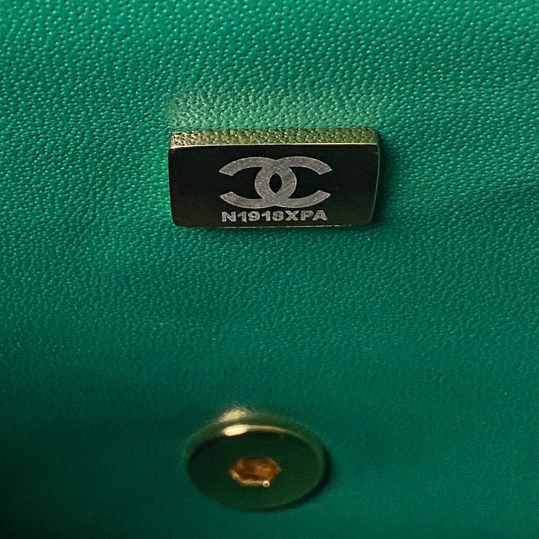 ＣＨＮＥＬCLASSIC FLAP BAG GREEN