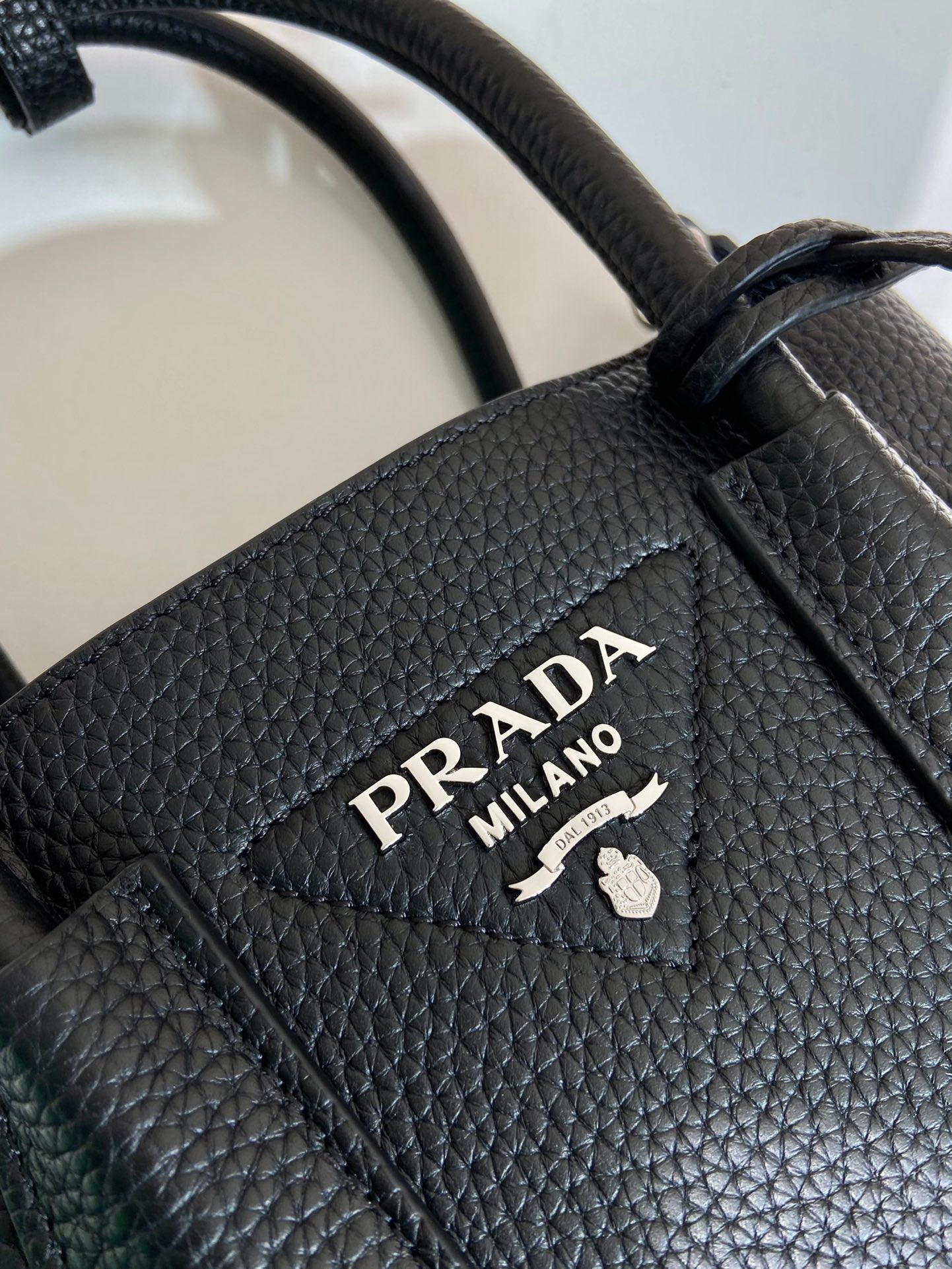 ＰＲＤＡ LEATHER TOTE BAG BLACK