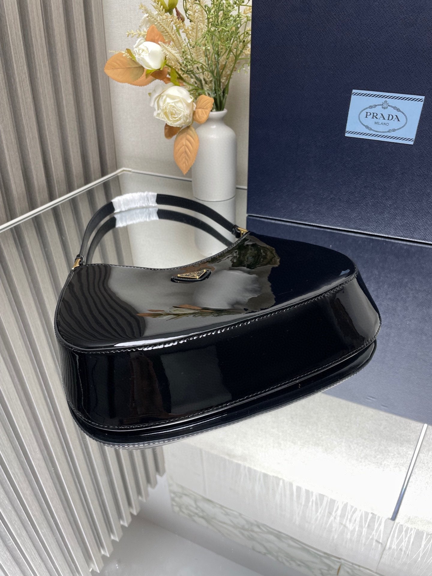 ＰＲＤＡ CLEO PATENT LEATHER BAG BLACK