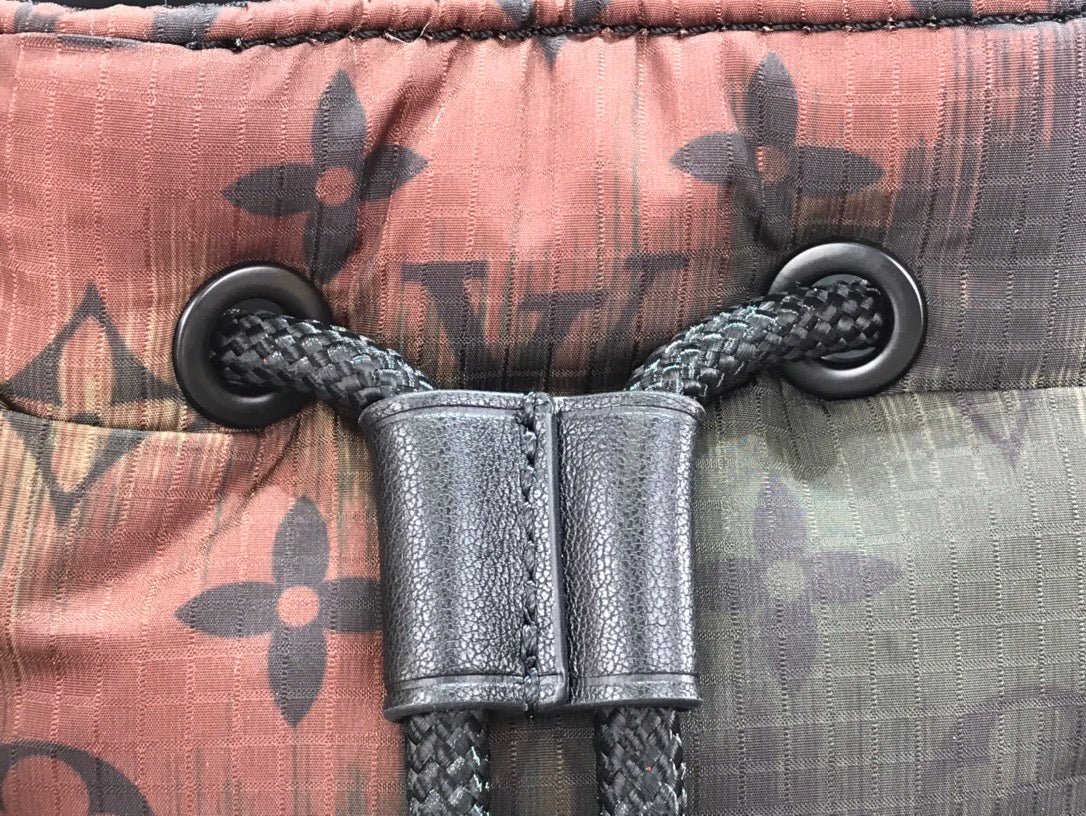 ＬＳ ＶＴＴＯＮ M56411 CHRISTOPHER BACKPACK VIRGIL ABLOH GREEN AND BROWN CAMO