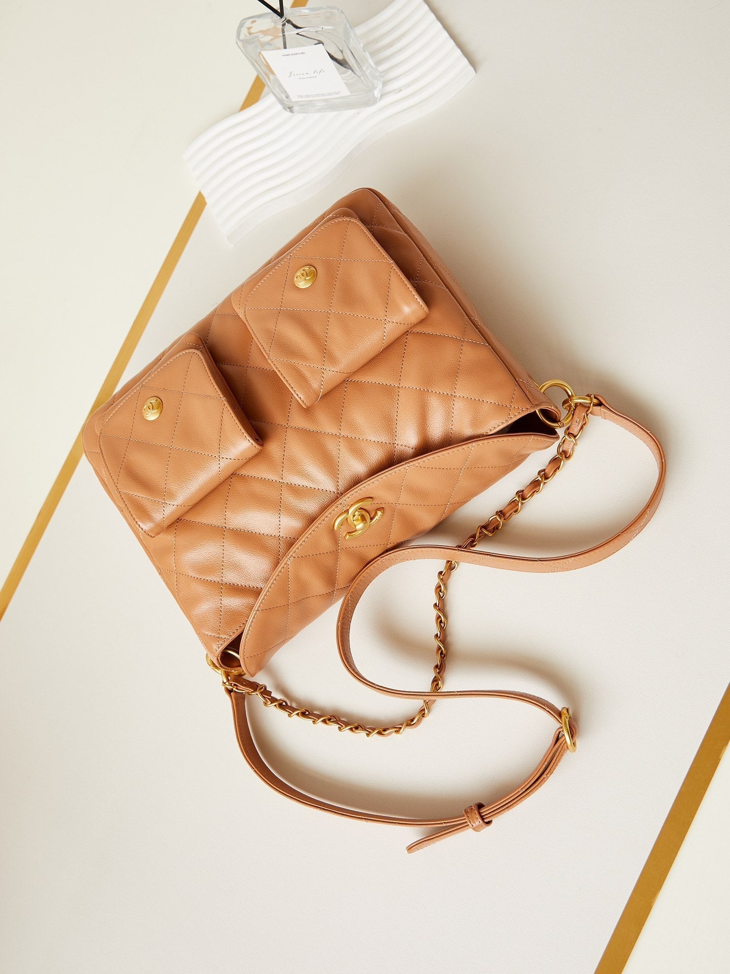 ＣＨＮＥＬHOBO HANDBAG BROWN