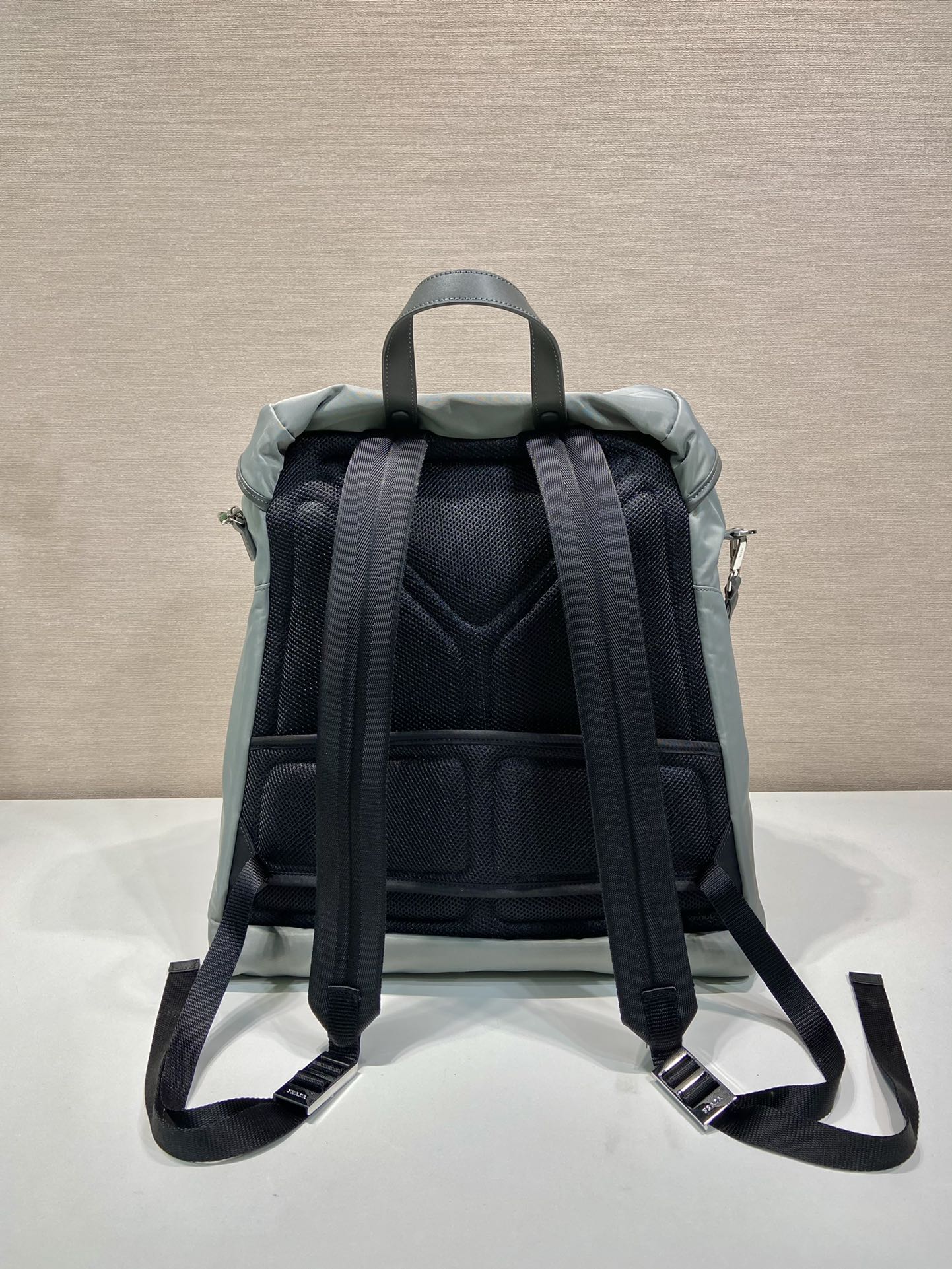 ＰＲＤＡ RE-NYLON AND LEATHER BACKPACK ASH GRAY