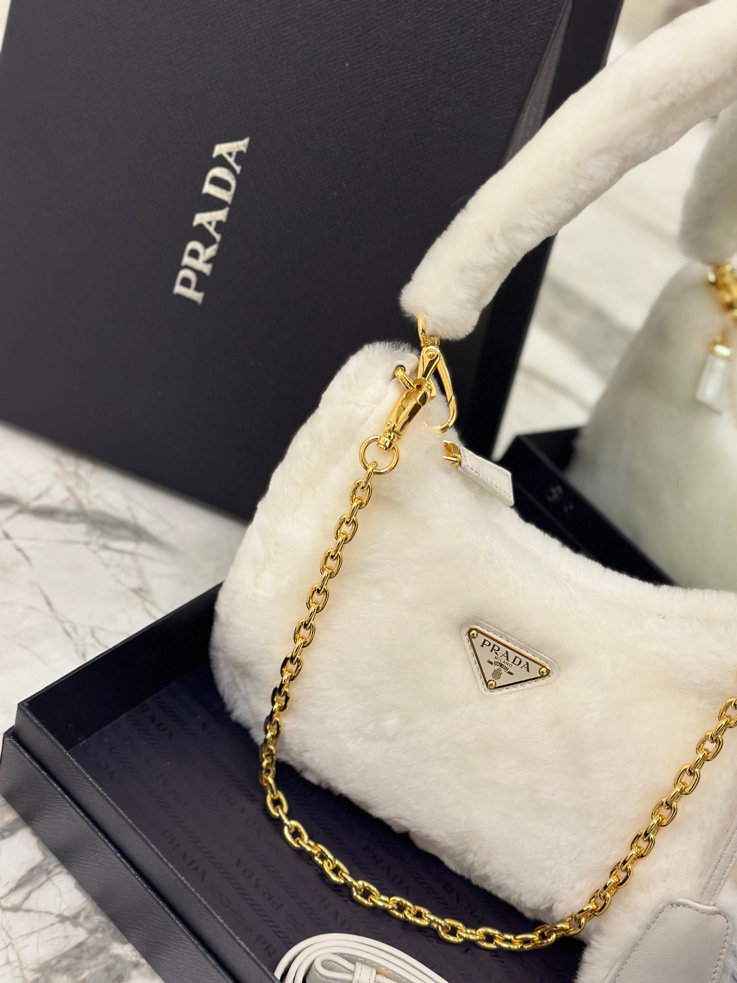 ＰＲＤＡ RE-EDITION SHEARLING MINI-BAG WHITE