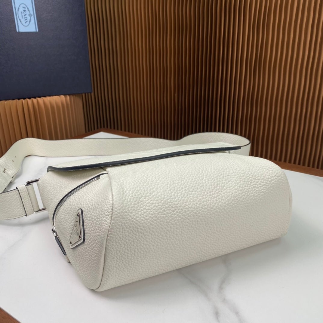 ＰＲＤＡ LEATHER FLAP BAG WITH SHOULDER STRAP WHITE
