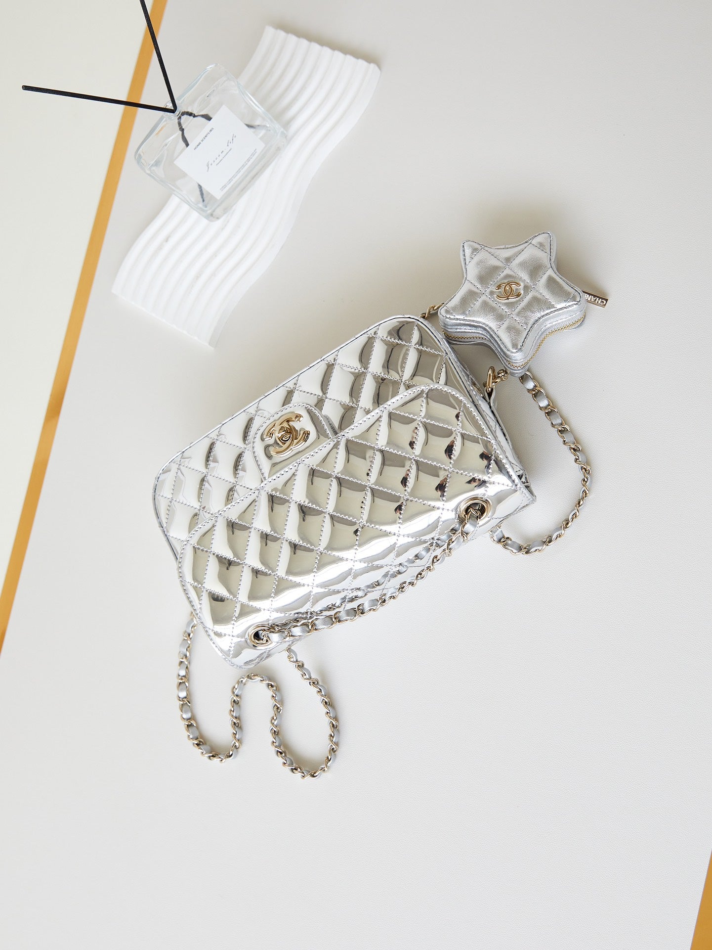 ＣＨＮＥＬCLASSIC FLAP BAG SILVER