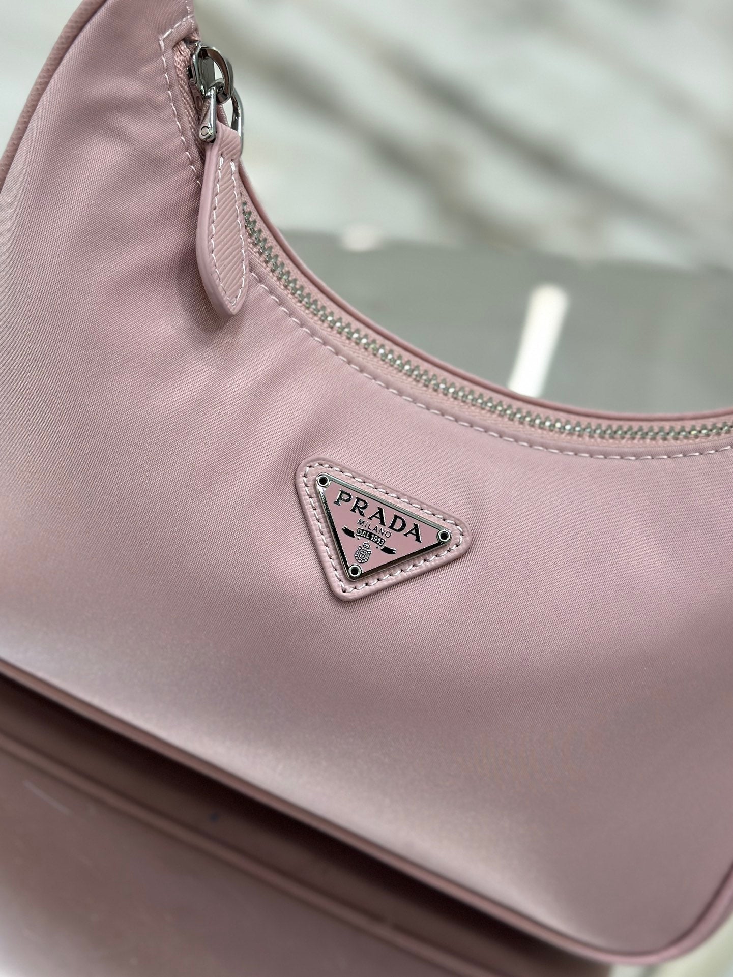 ＰＲＤＡ RE-EDITION 2005 RE-NYLON AND SAFFIANO MINI BAG ALABASTER