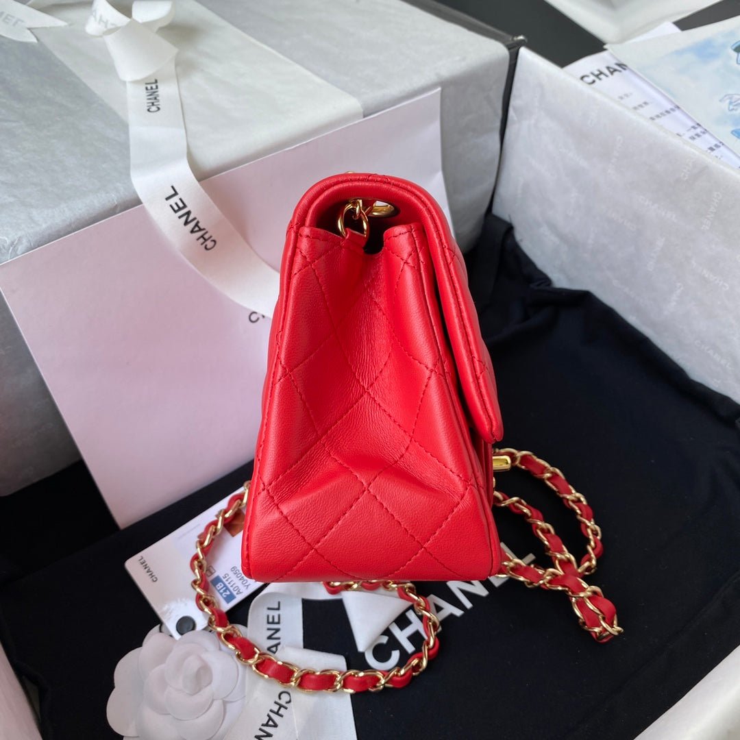 ＣＨＮＥＬCLASSIC FLAP BAG RED