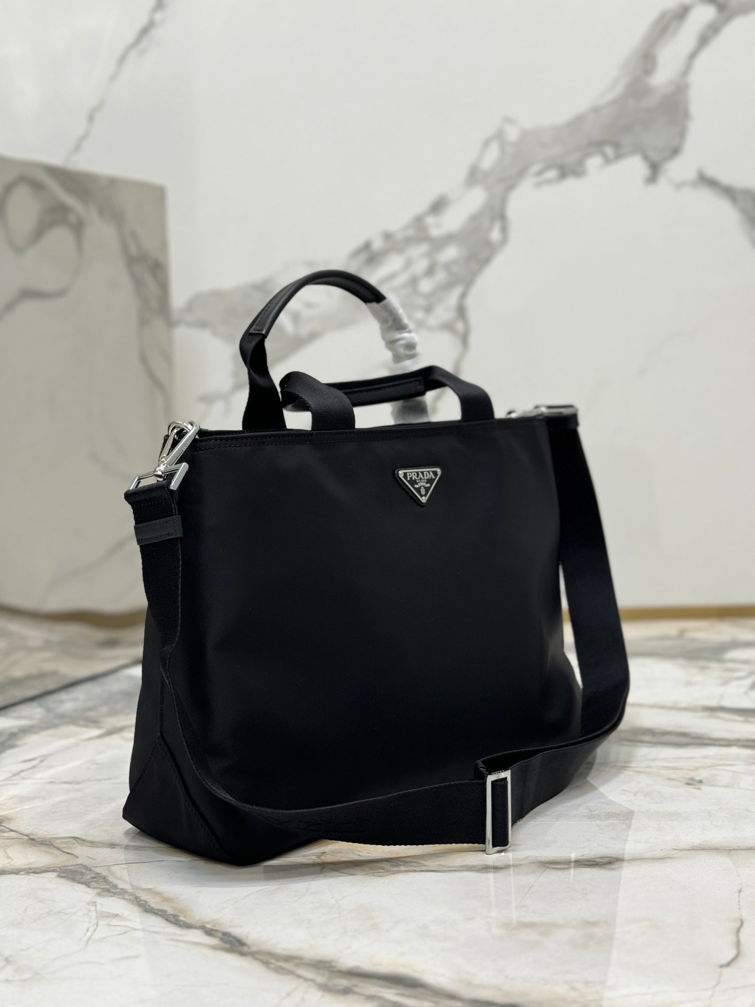 ＰＲＤＡ RE-NYLON AND SAFFIANO LEATHER TOTE BAG