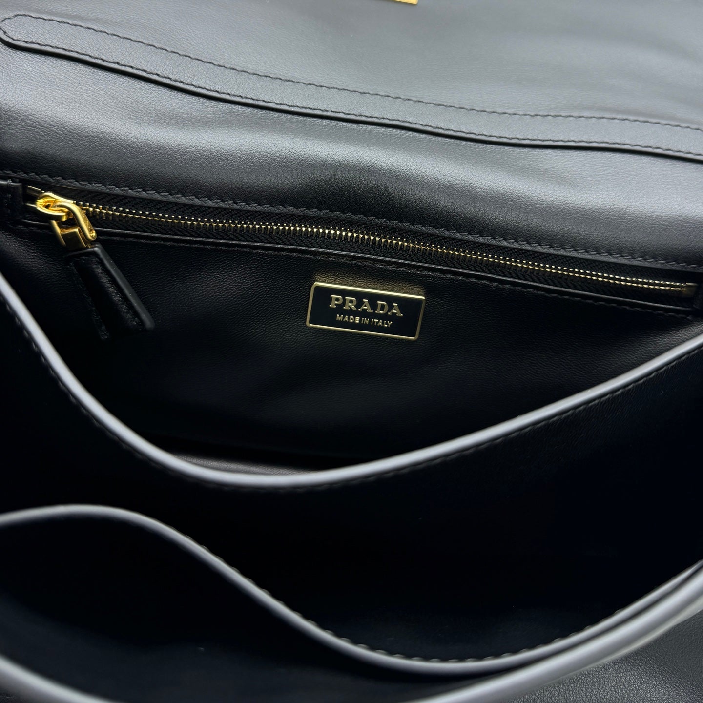 ＰＲＤＡ SOFT SOUND MEDIUM LEATHER SHOULDER BAG BLACK