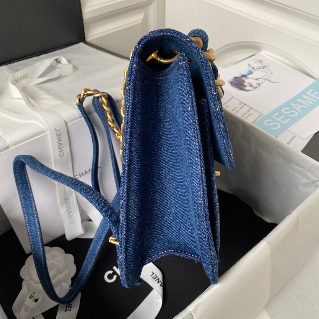 ＣＨＮＥＬSQUARE FLAP BACKPACK BLUE DENIM