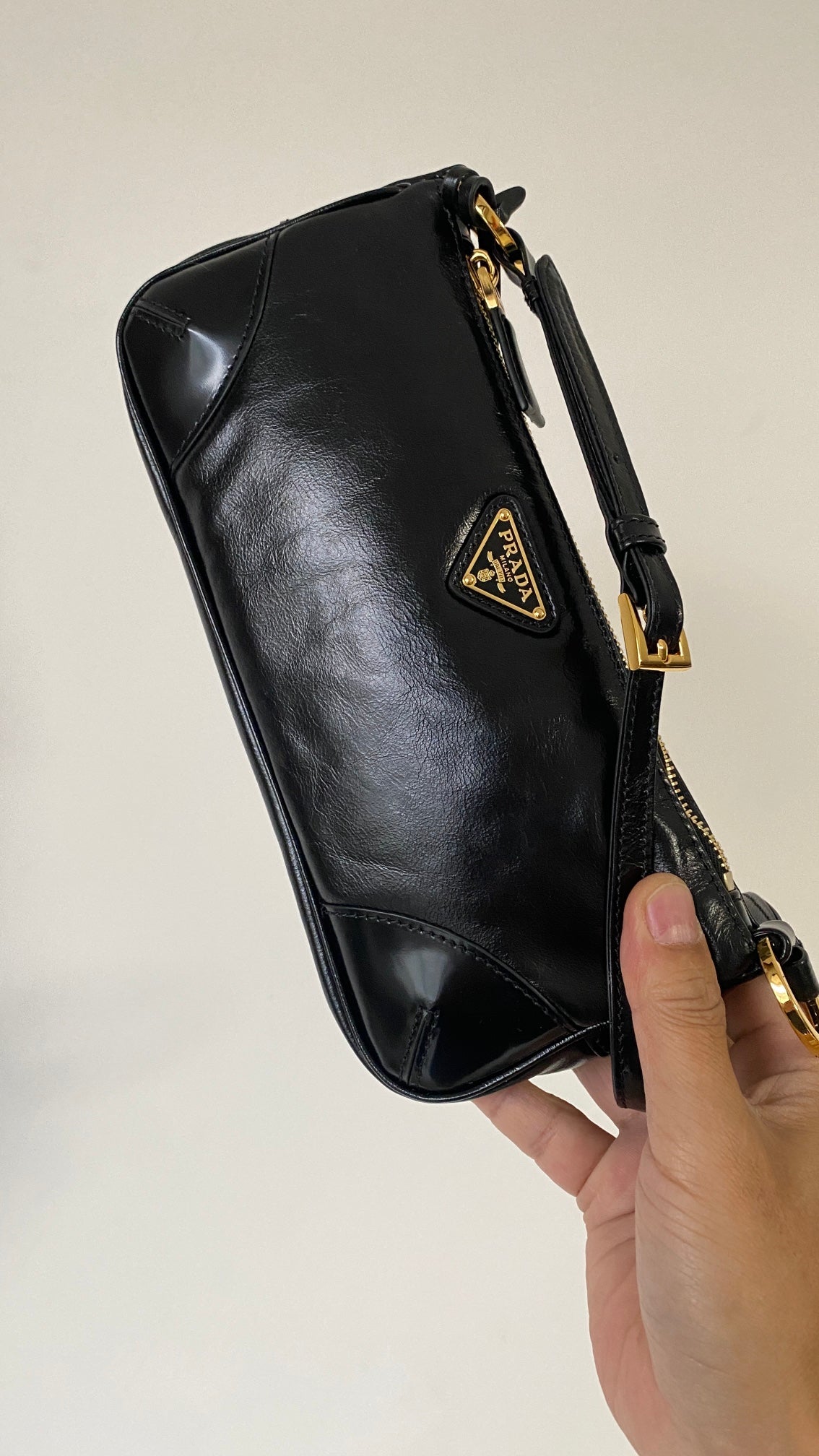 ＰＲＤＡ SMALL RE-EDITION 2002 LEATHER SHOULDER BAG