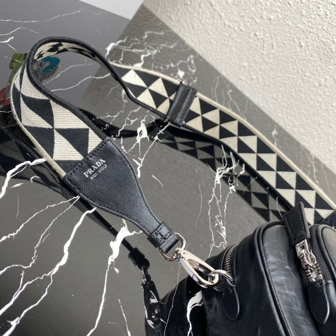 ＰＲＤＡ NAPPA ANTIQUE MULTI-POCKET SHOULDER BAG BLACK