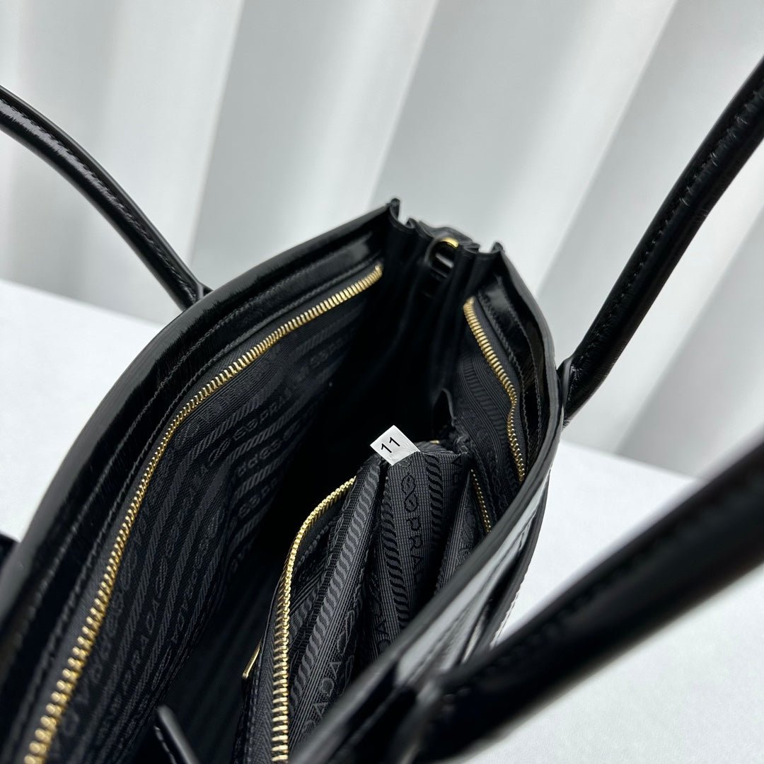 ＰＲＤＡ BONNIE EXTRA LARGE LEATHER HANDBAG