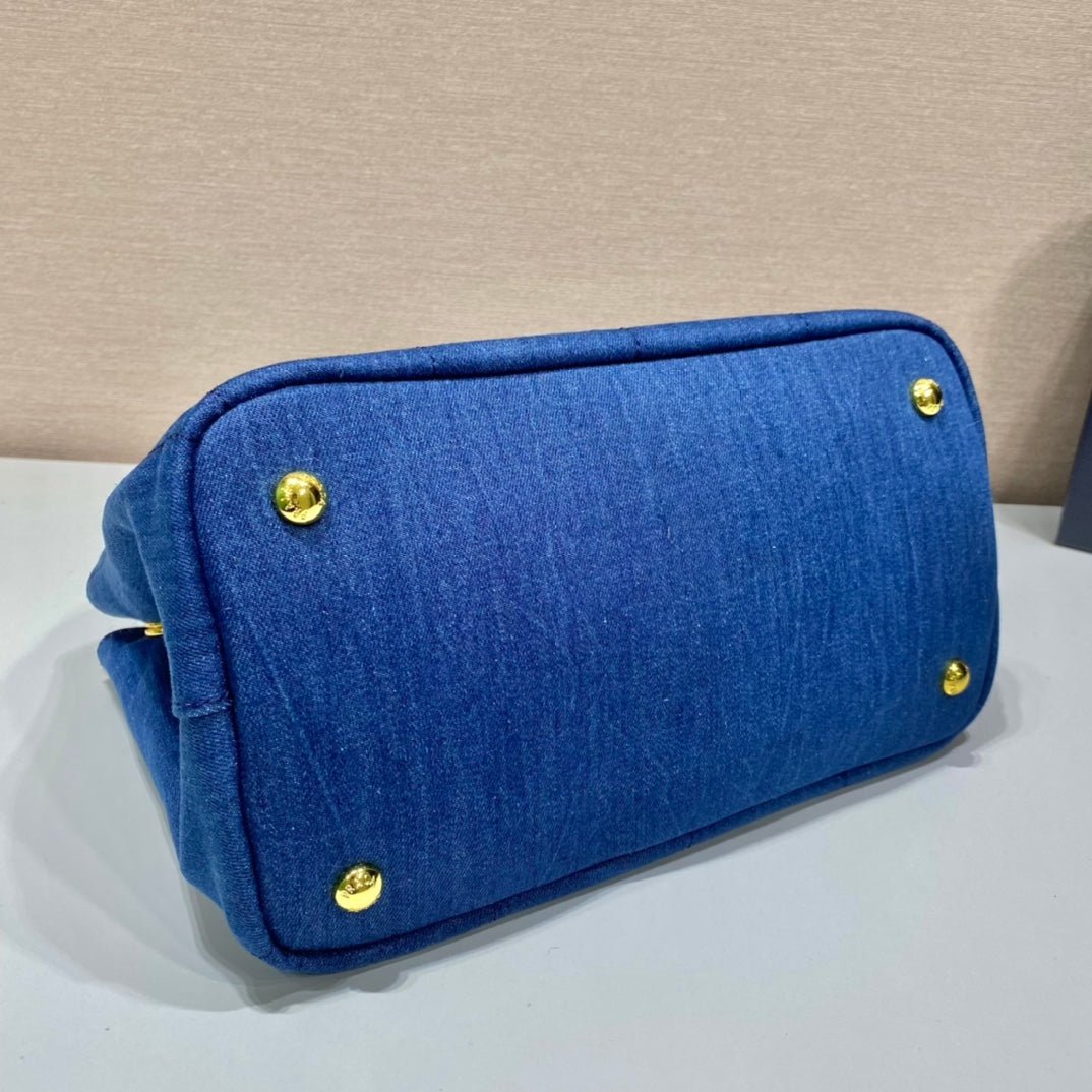 ＰＲＤＡ GIARDINIERA SMALL TOTE BLUE