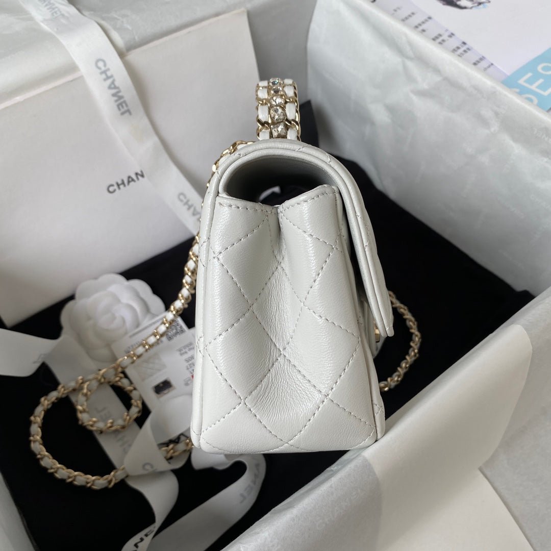 ＣＨＮＥＬFLAP BAG WITH TOP HANDLE WHITE
